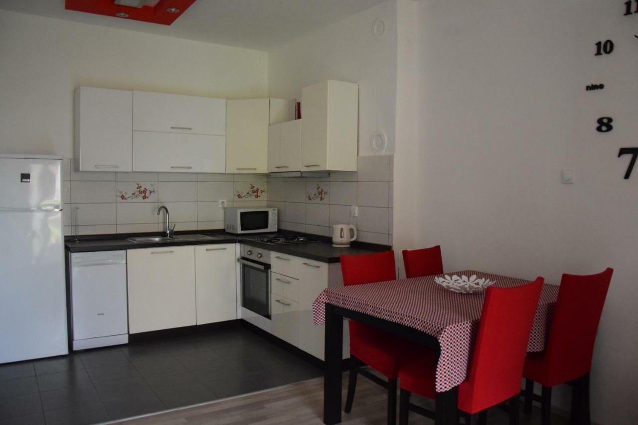 Apartman Ana Apartment ซาลี ภายนอก รูปภาพ
