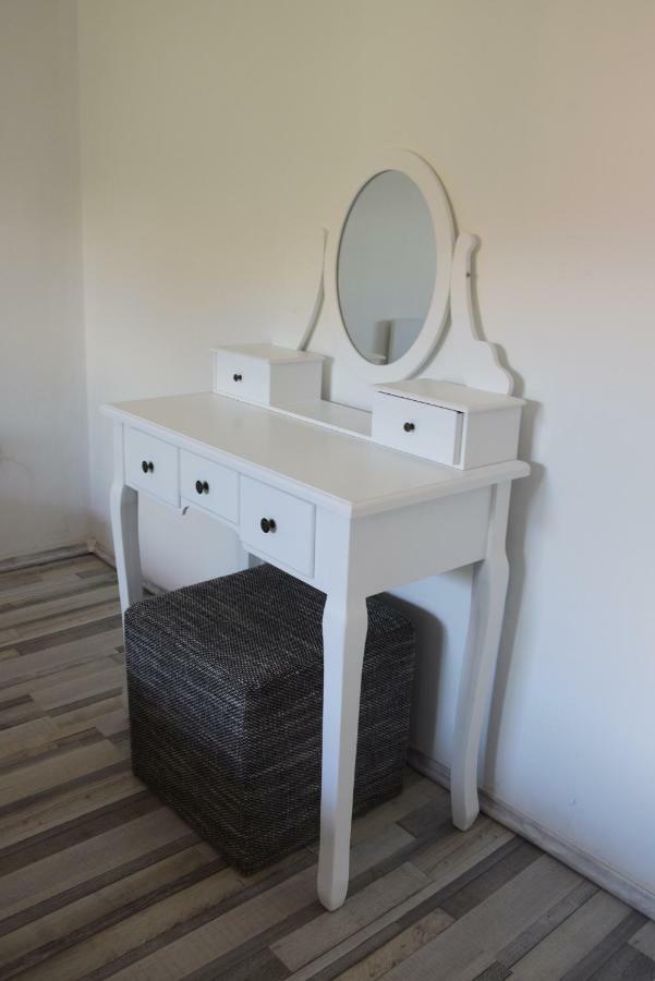 Apartman Ana Apartment ซาลี ภายนอก รูปภาพ
