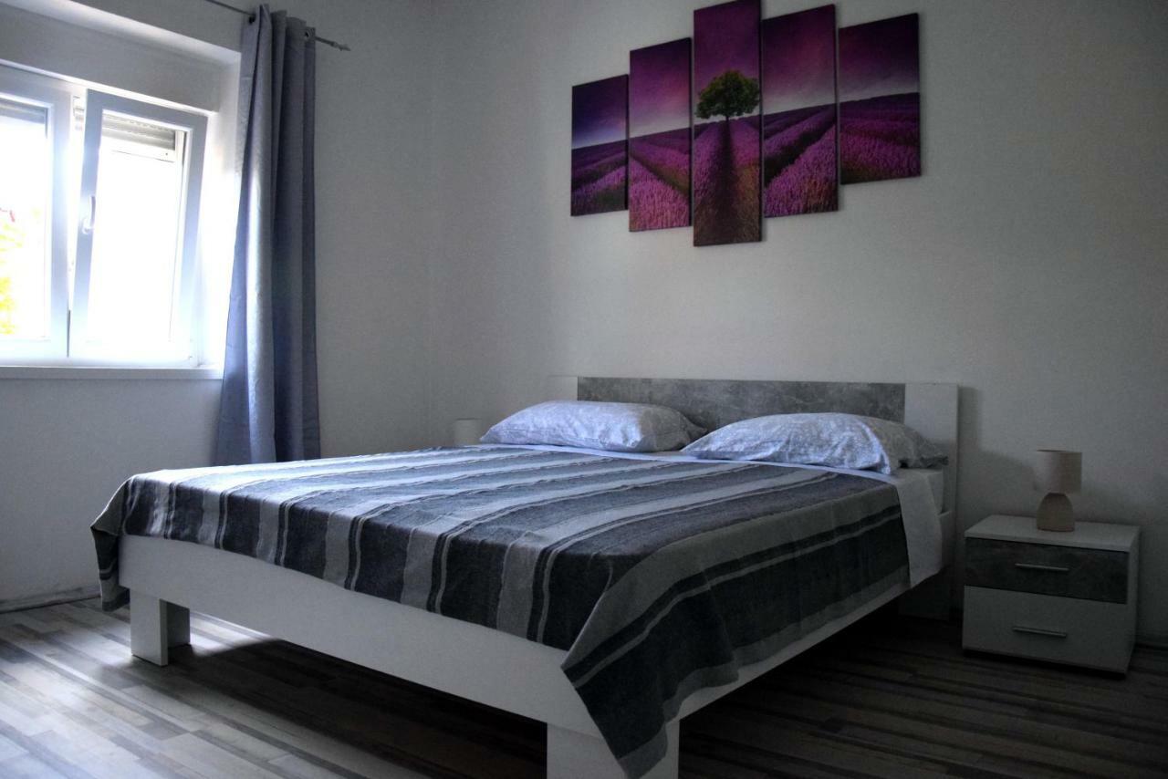 Apartman Ana Apartment ซาลี ภายนอก รูปภาพ