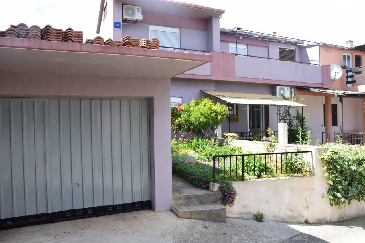Apartman Ana Apartment ซาลี ภายนอก รูปภาพ