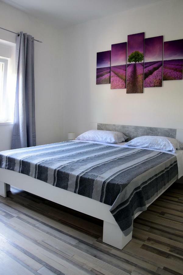 Apartman Ana Apartment ซาลี ภายนอก รูปภาพ