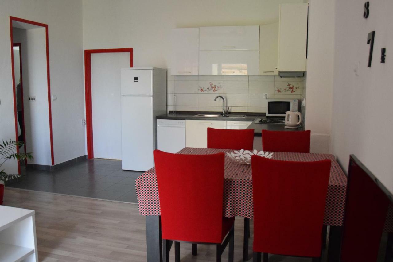 Apartman Ana Apartment ซาลี ภายนอก รูปภาพ