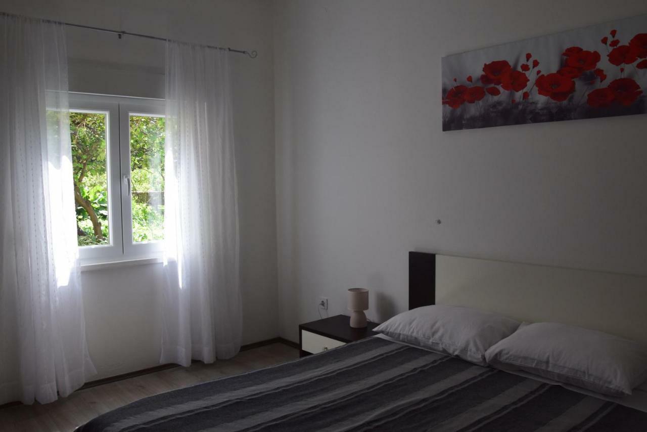 Apartman Ana Apartment ซาลี ภายนอก รูปภาพ