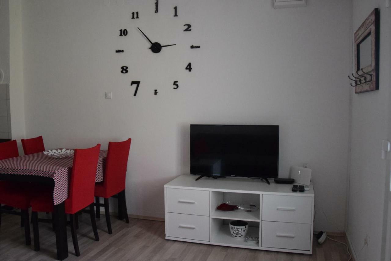 Apartman Ana Apartment ซาลี ภายนอก รูปภาพ